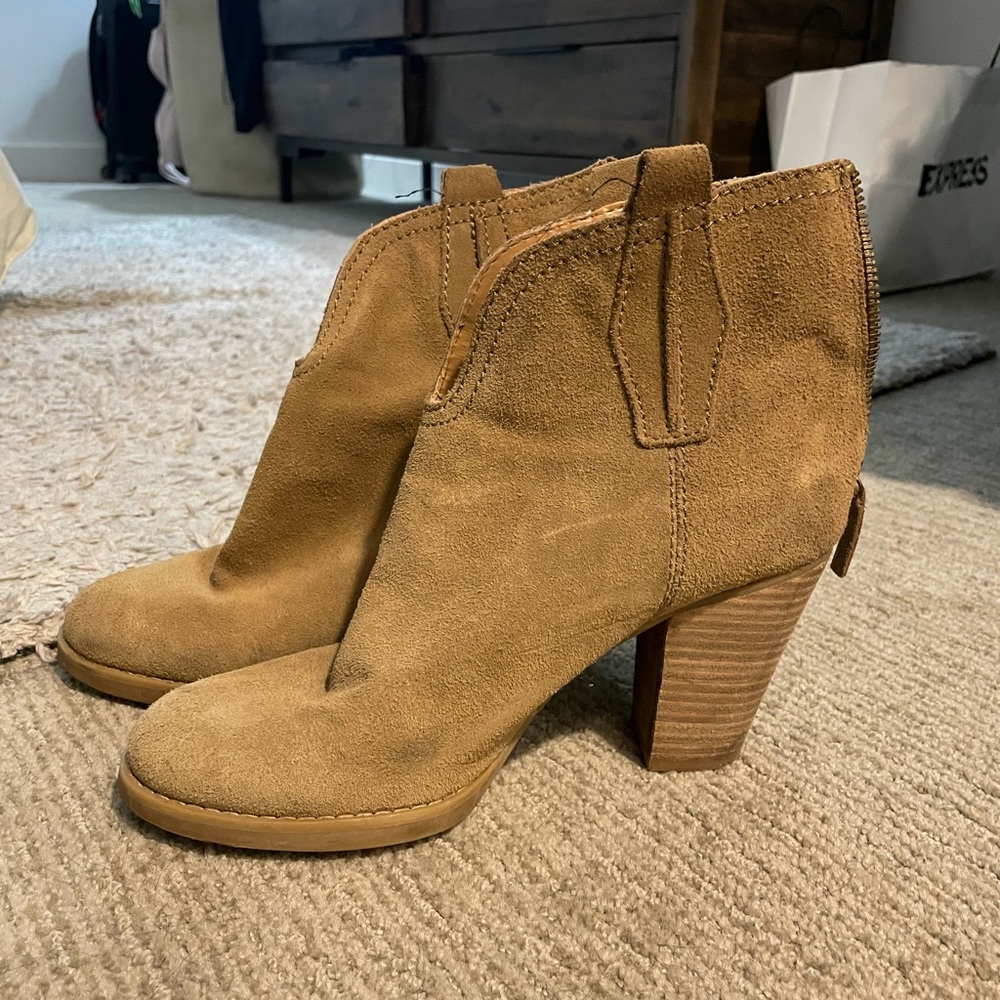 Nine West Tan Leather Ankle Booties